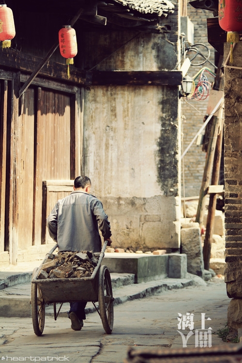 heartpatrick guilin china street photojournalism