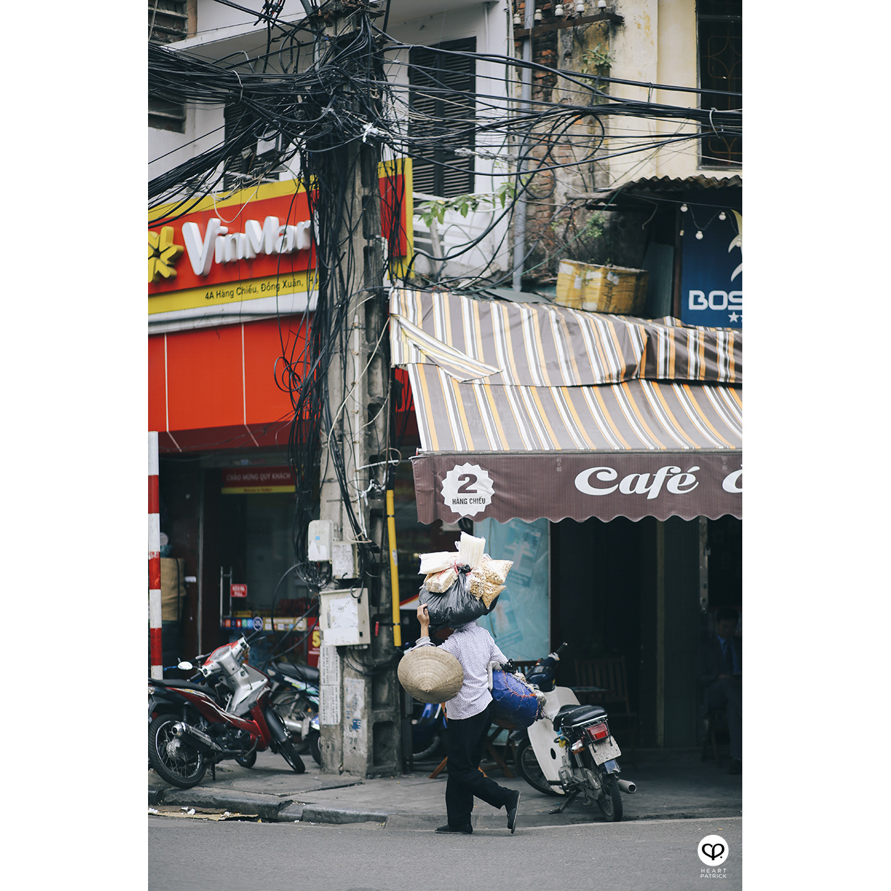 heartpatrick travel hanoi vietnam street photography street vendor