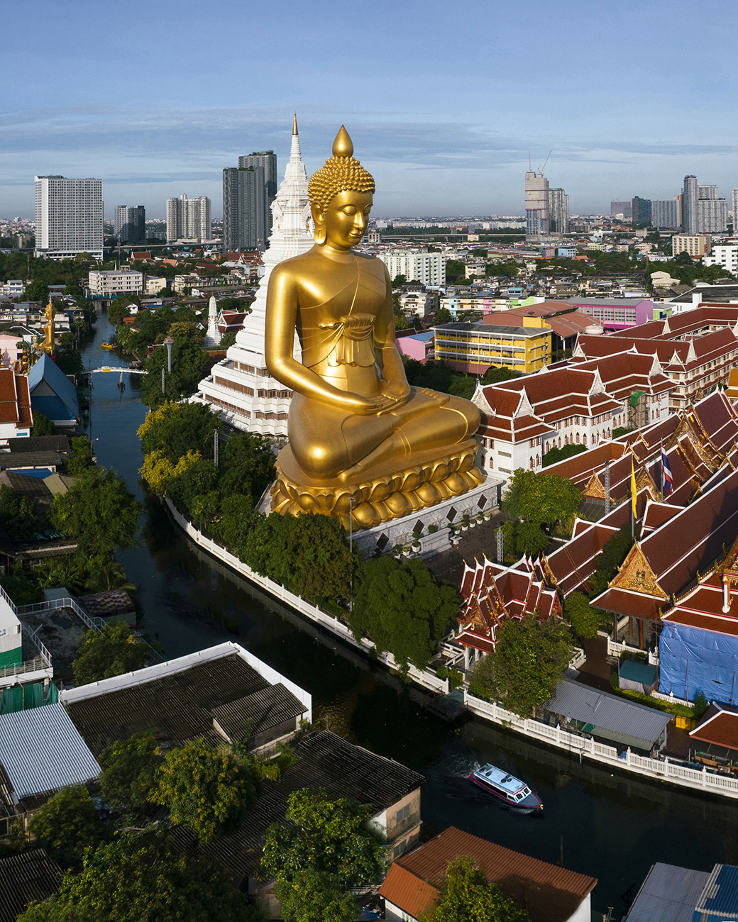 heartpatrick wak paknam buddhist temple bangkok thailand