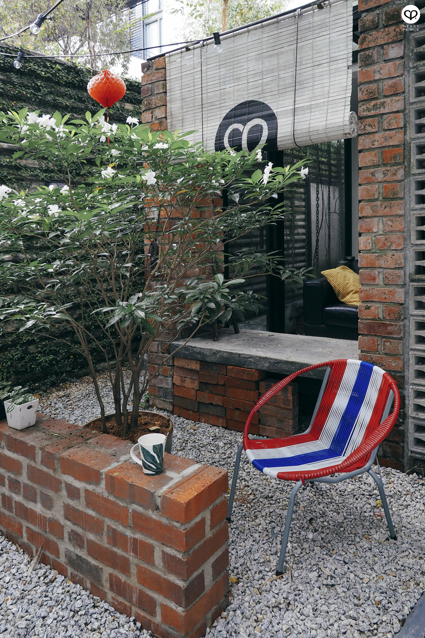 heartpatrick olympus omd mirrorleess em10 industrial vintage design courtyard garden string chair